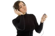 Alto volumen en los audífonos: futuros problemas auditivos