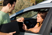 Encuentre nuevas formas de vender un auto usado