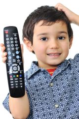 Cómo regular el tiempo y la programación que ven sus hijos en TV
