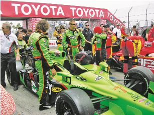 Pilotos hispanos se destacan en el Grand Prix de Long Beach