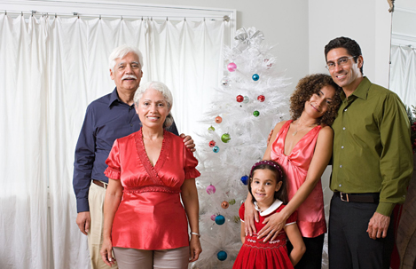 la_depresion_y_las_fiestas familia hispana celebrando navidad