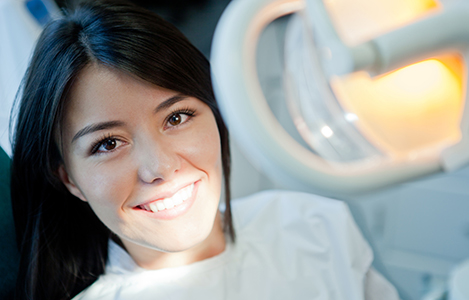 Cómo elegir a un especialista en odontología estética