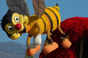Rose Parade Pasadena bee float