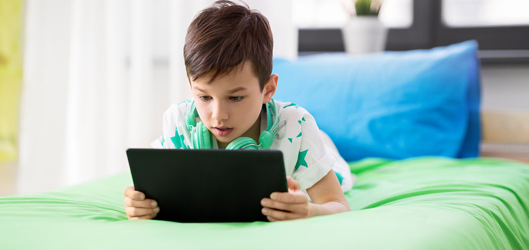Cómo controlar el contenido y el tiempo de sus hijos en internet