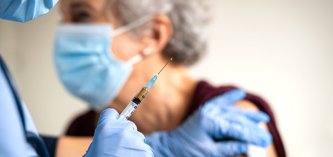 Farmacias de Fresno programan citas para la vacuna del COVID