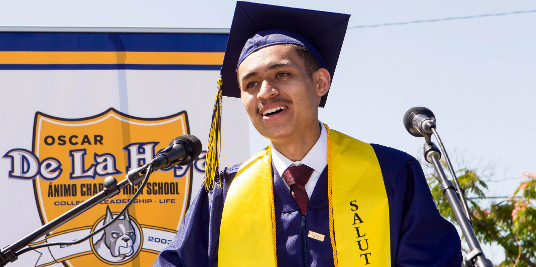 Las escuelas chárter de Los Ángeles preparan a los estudiantes hacia la educación superior