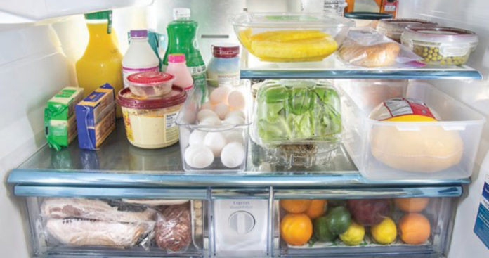 alimentos dentro de un refrigerador