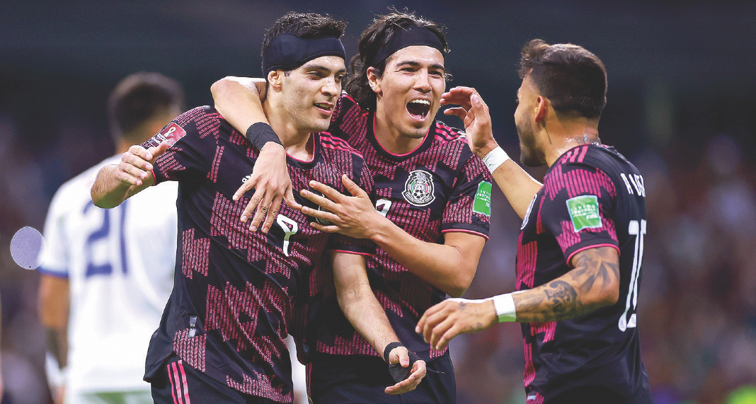 Jugadores de México celebrando