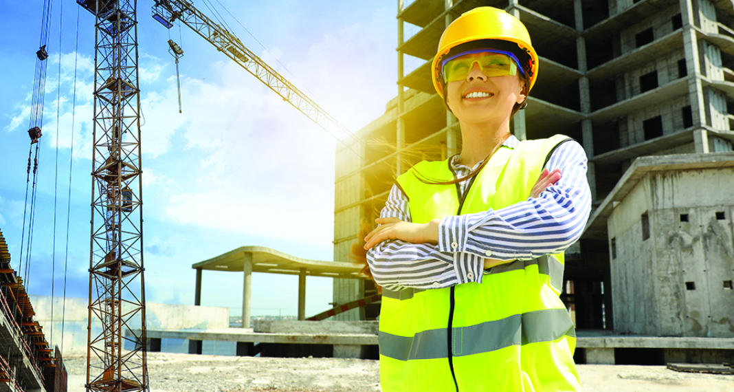 Por qué las mujeres deberían considerar una carrera en la construcción