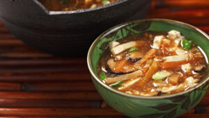 Sopa vegetariana agridulce