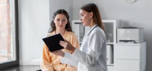 Sistema de salud estadounidense: Desafíos para inmigrantes